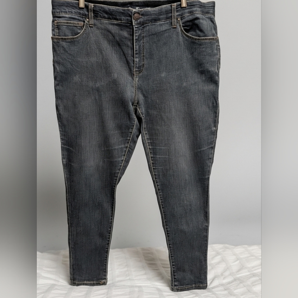 LuLaRoe Medium Blue Stretch Skinny Denim Jeans LR301